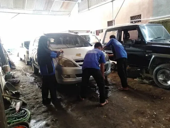 Cilacap Mechanics: Vehicle Maintenance Tips for Rainy Season